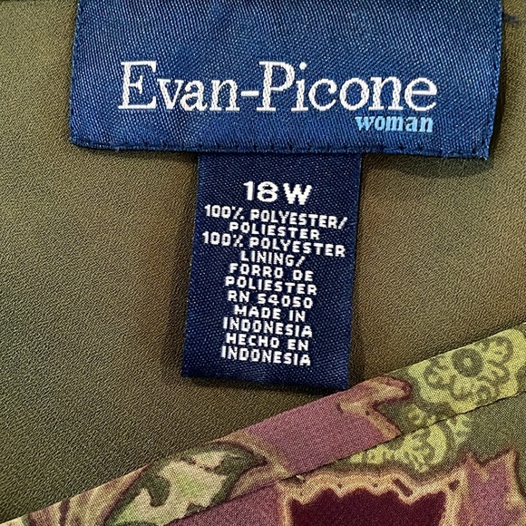 Evan-Pincone Woman two piece skirt and blouse.  Size 18 w skirt and 1x shirt - Picture 7 of 8